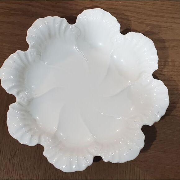 VINTAGE Lenox Large Cabbage Leaf Dish - Picture 1 of 4